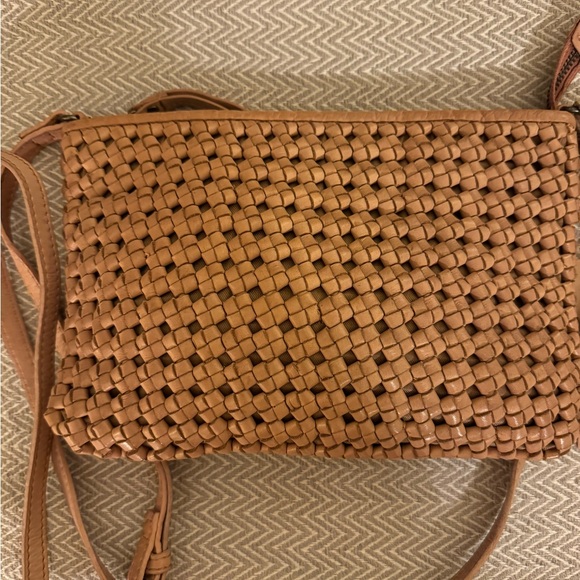 892-ARTT New Light Brown Woven Made In India Crossbody Purse Genuine Leather NWT - Picture 3 of 16
